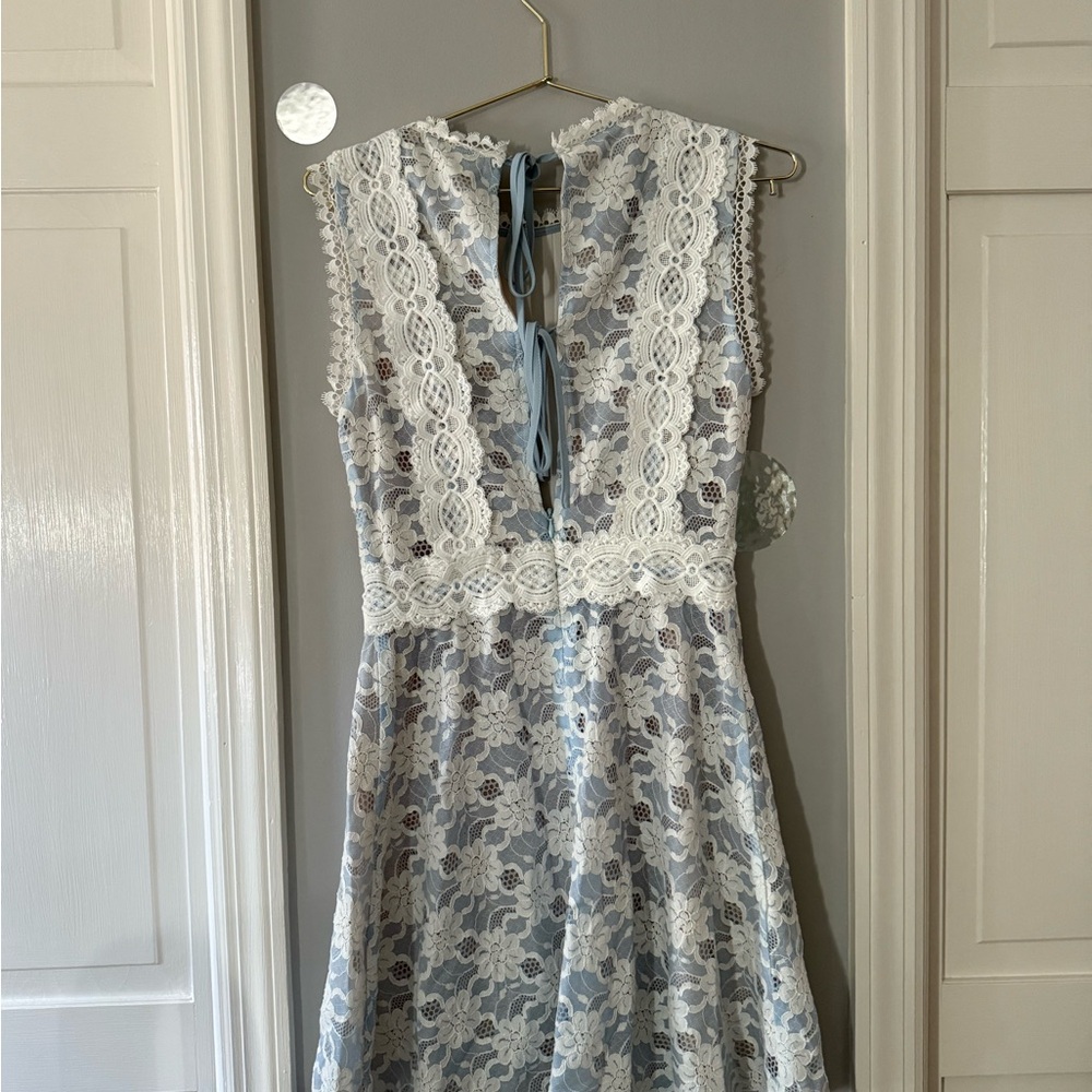 Blue and White Lace Dress - Picture 4 of 4